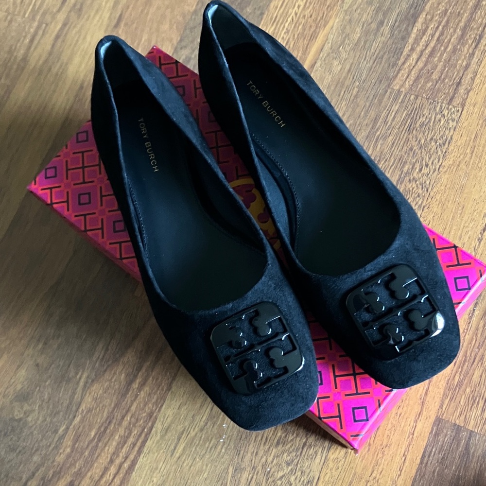 NEW TORY BURCH Elegant Women’s Flats Black Suede 8 M